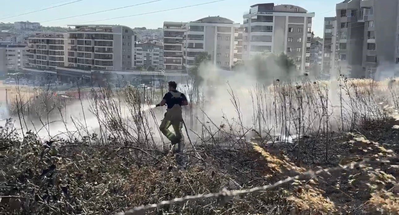 Bursa’da otluk alanda çıkan yangın korkuttu 7 bursada otluk alanda cikan yangin korkuttu 3 svRl89Id
