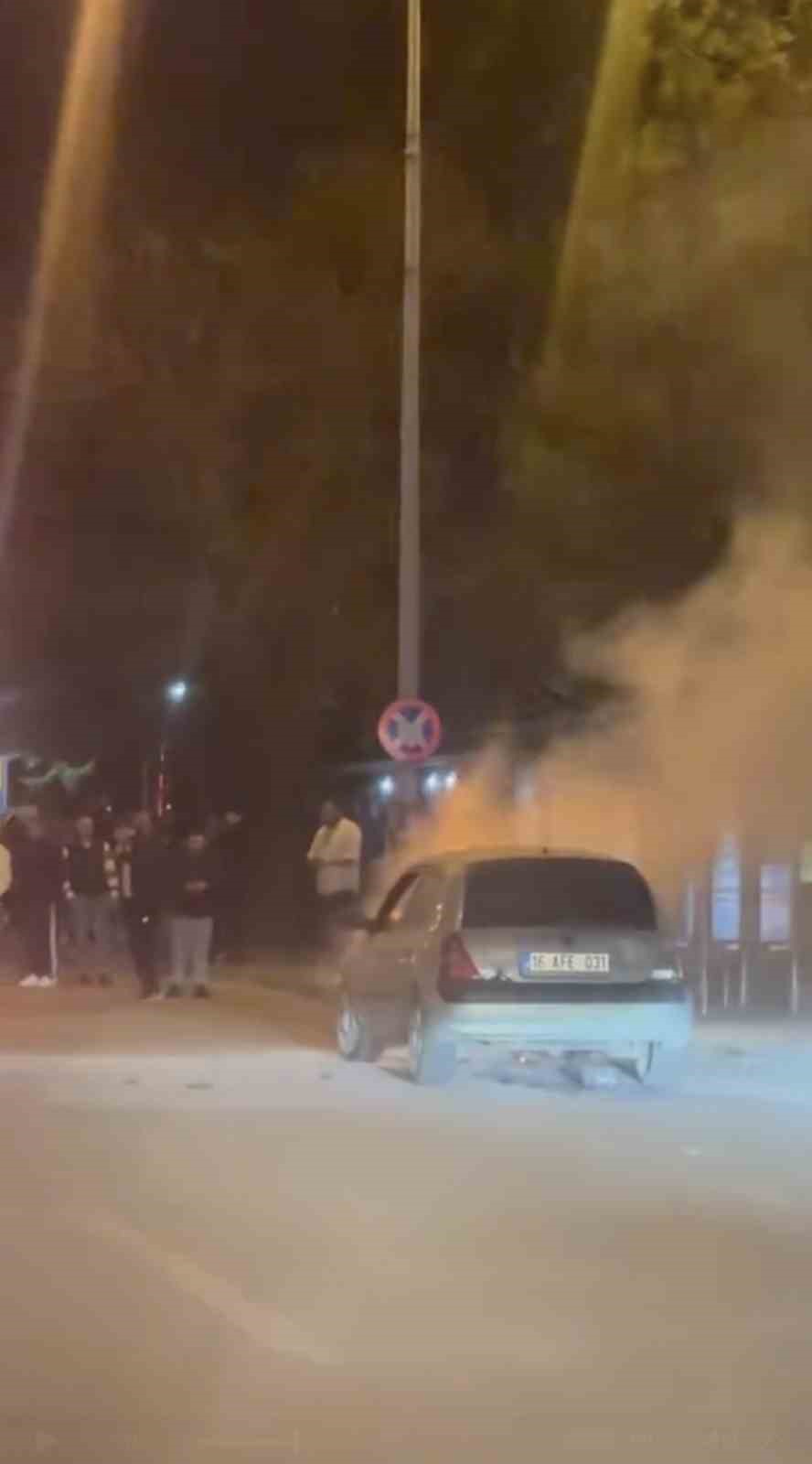 bursada otomobil alevlere teslim oldu 2 bQ7ZMWLq
