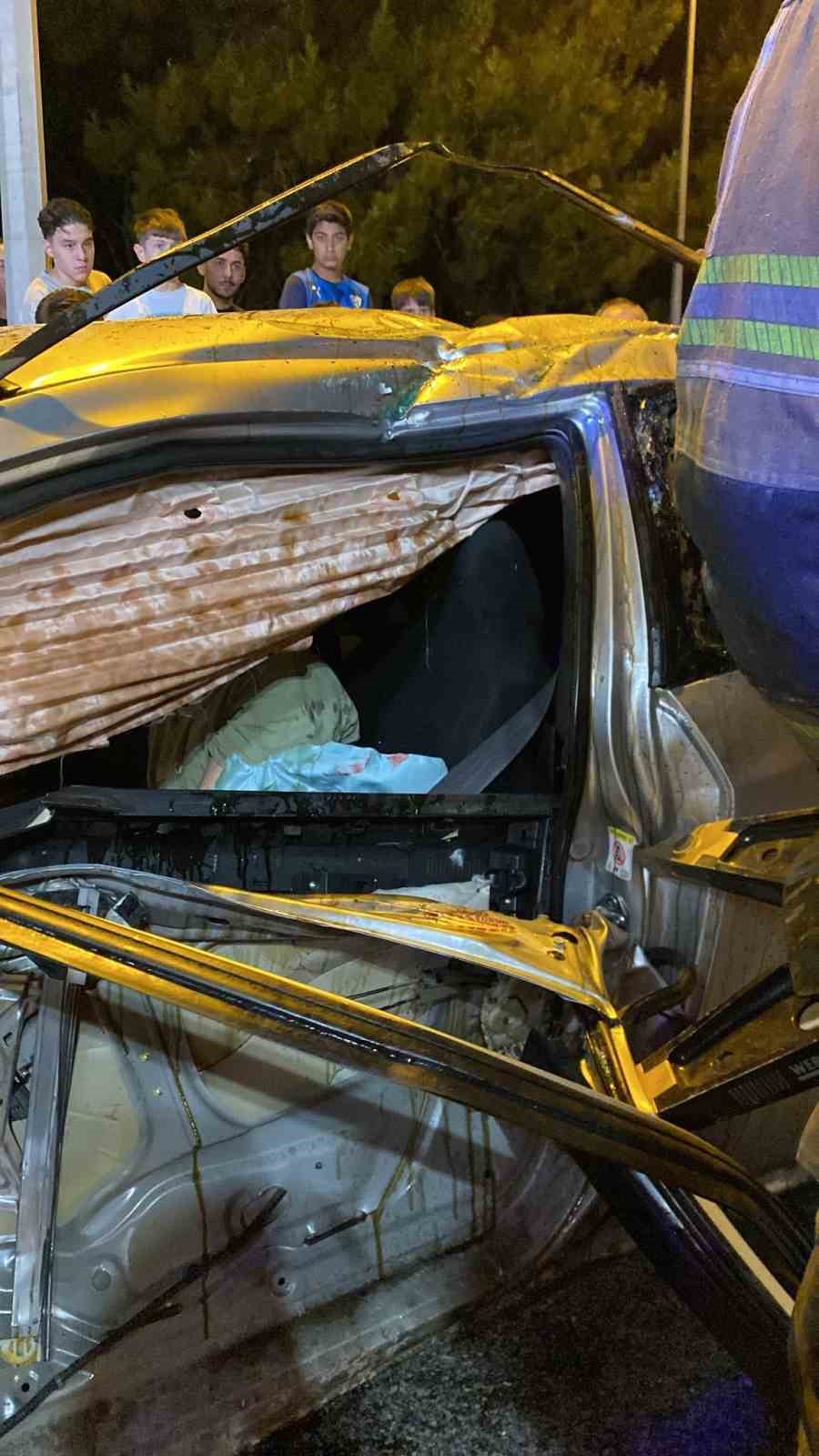 Bursa’da otomobil bariyerlere çarpıp böyle takla attı...Feci kaza kask kamerasında 5 bursada otomobil bariyerlere carpip boyle takla attifeci kaza kask kamerasinda 1 THr1C9MT