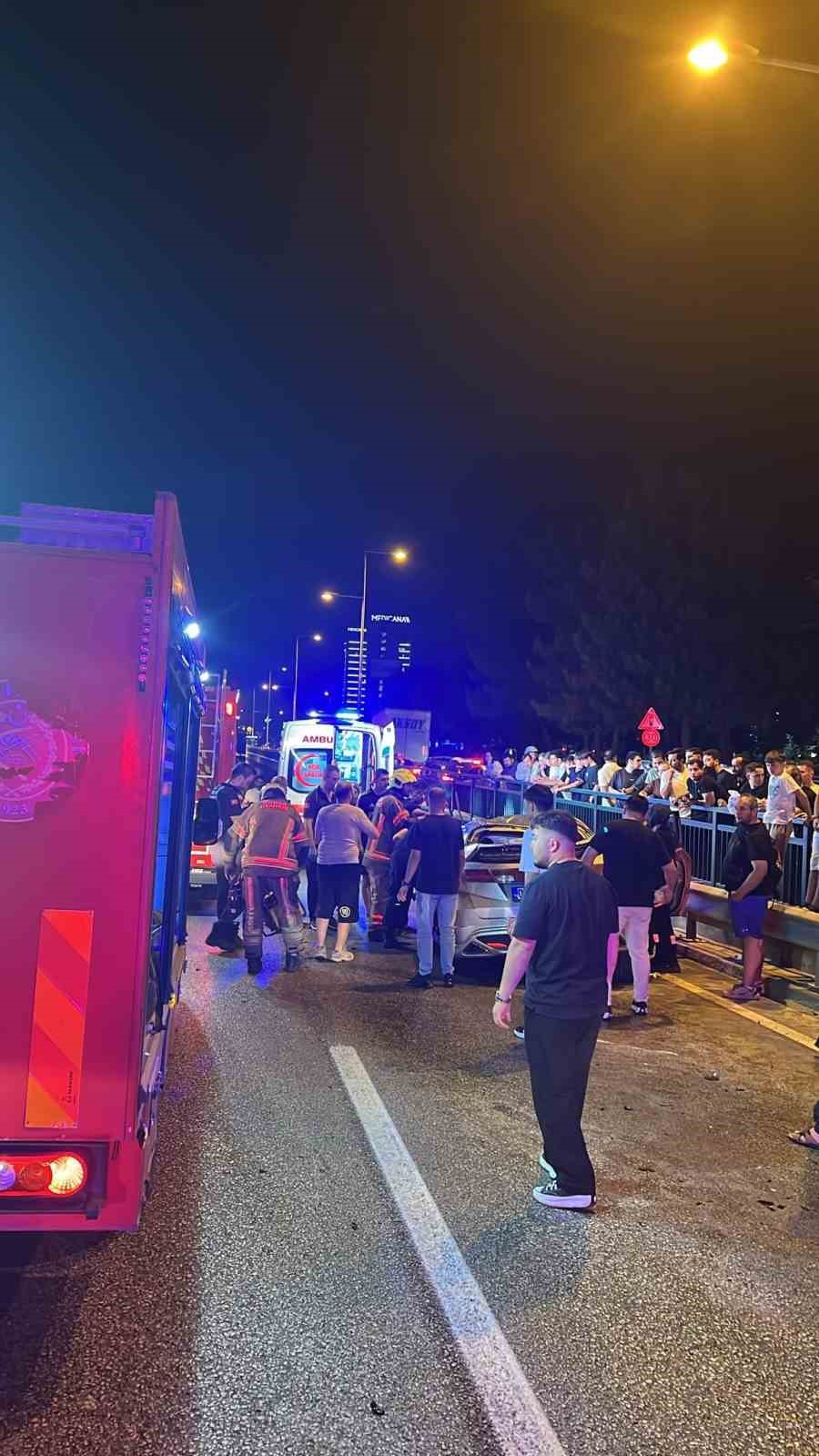 Bursa’da otomobil bariyerlere çarpıp böyle takla attı...Feci kaza kask kamerasında 6 bursada otomobil bariyerlere carpip boyle takla attifeci kaza kask kamerasinda 2 IeqTqs1s