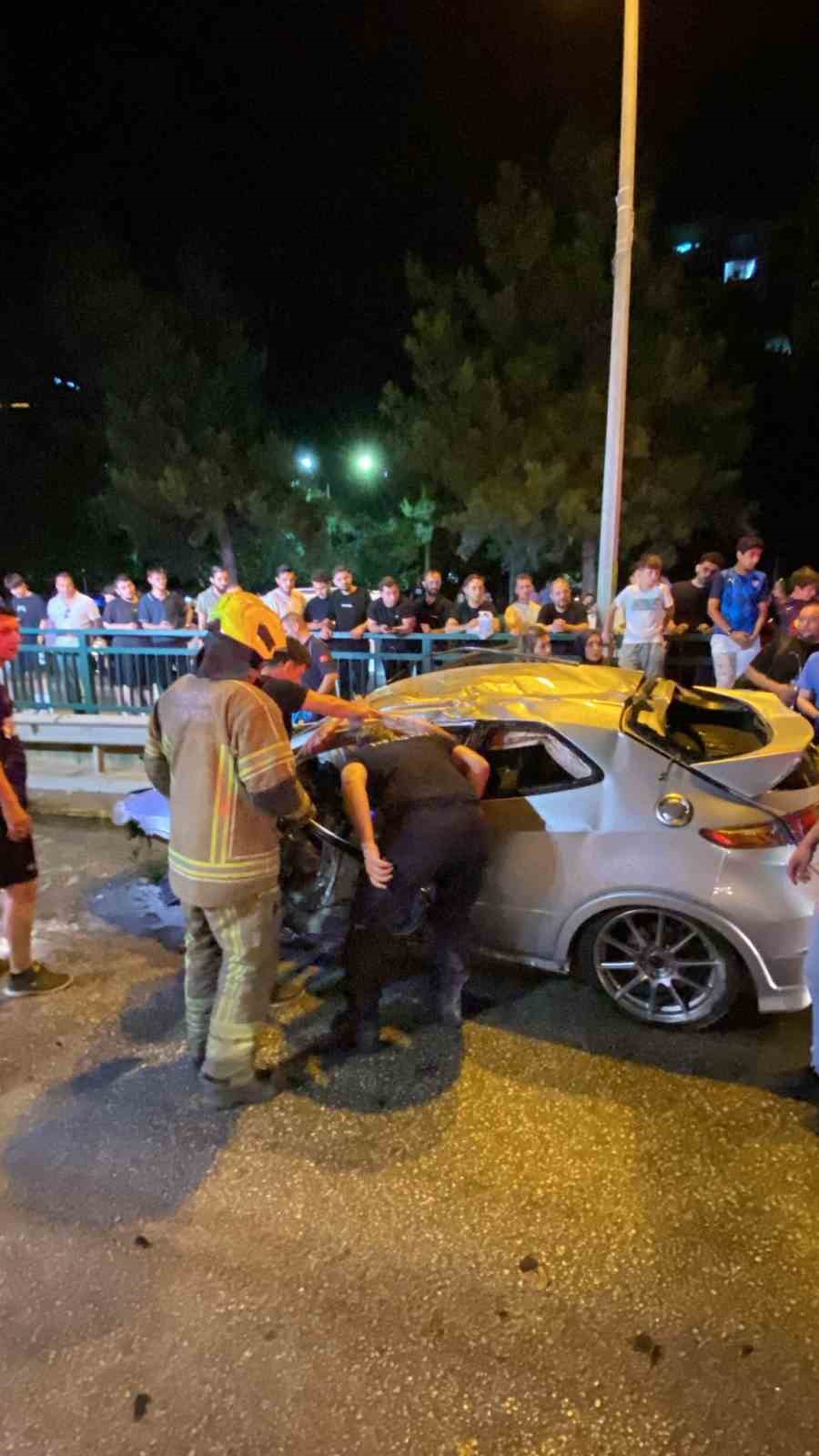 Bursa’da otomobil bariyerlere çarpıp böyle takla attı...Feci kaza kask kamerasında 8 bursada otomobil bariyerlere carpip boyle takla attifeci kaza kask kamerasinda 4 Kl2PDcd8