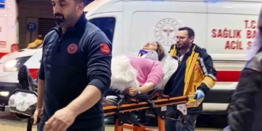 bursada-otomobil-duvara-carpti-2-yarali-mMpkNt2P.jpg