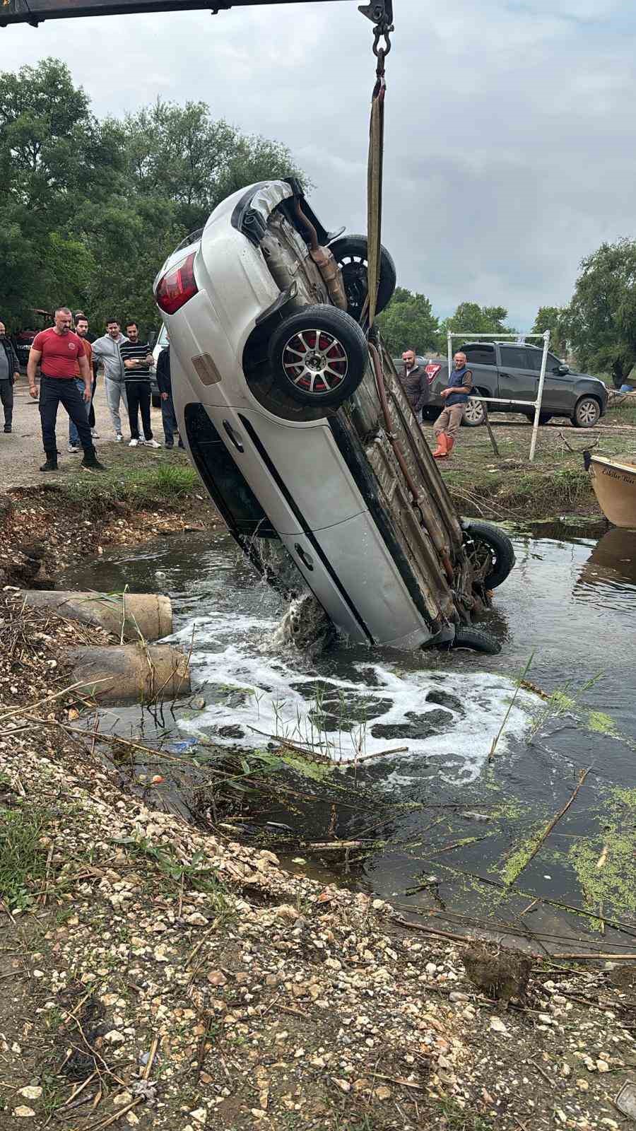 bursada otomobil gole uctu 2 pX31gMaS