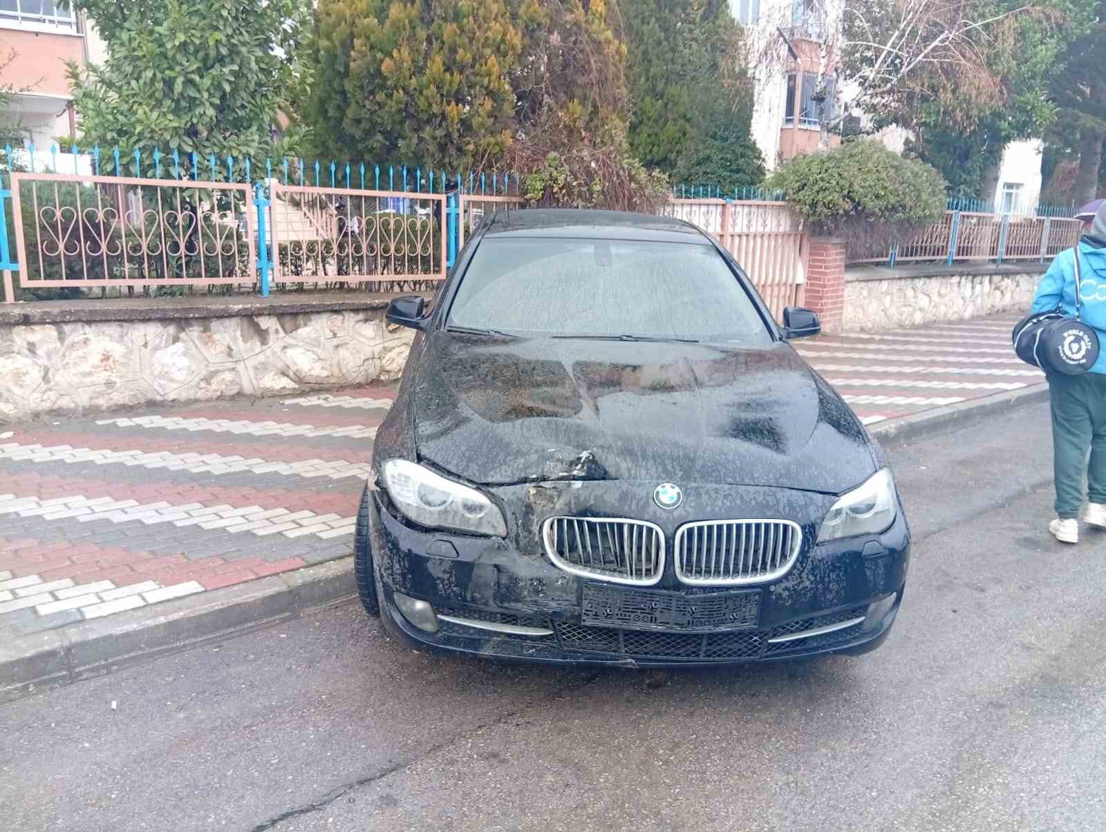 bursada otomobil hafif ticari araca carpti 2 yarali 2