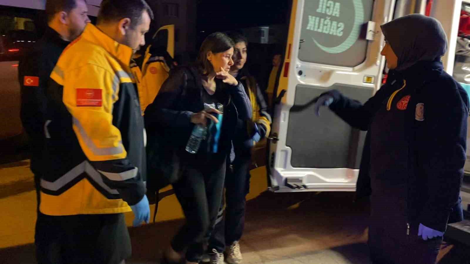 bursada otomobil ile minibus carpisti 9 yarali 1 N8DHh227