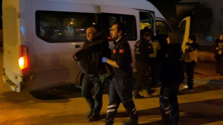 bursada otomobil ile minibus carpisti 9 yarali 5 fOYcFRDs