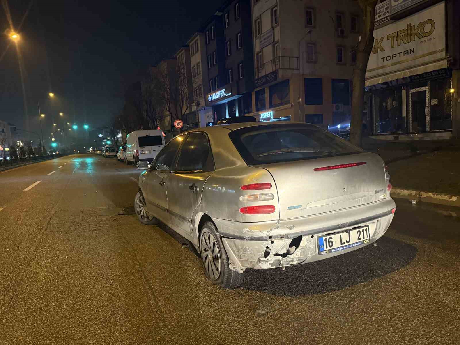 bursada otomobil ile motosiklet carpisti 2 yarali 5