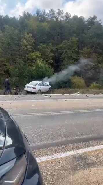 bursada otomobil ile motosiklet kafa kafaya carpisti 1 olu 1 yarali 2