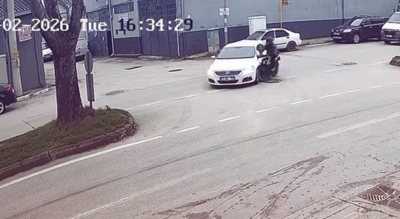 bursada otomobil motosikletle carpisti 1 yarali 1 CUTgsMWW