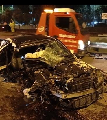 bursada-otomobil-once-direge-ardindan-minibuse-carparak-savruldu-6-yarali-1TJ8c7jq.jpg