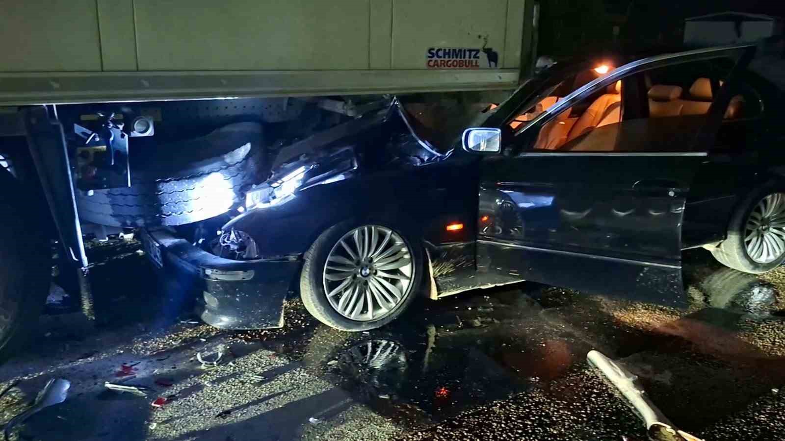 bursada otomobil park halindeki tira arkadan carpti 1 agir yarali 2 G9sriFf3