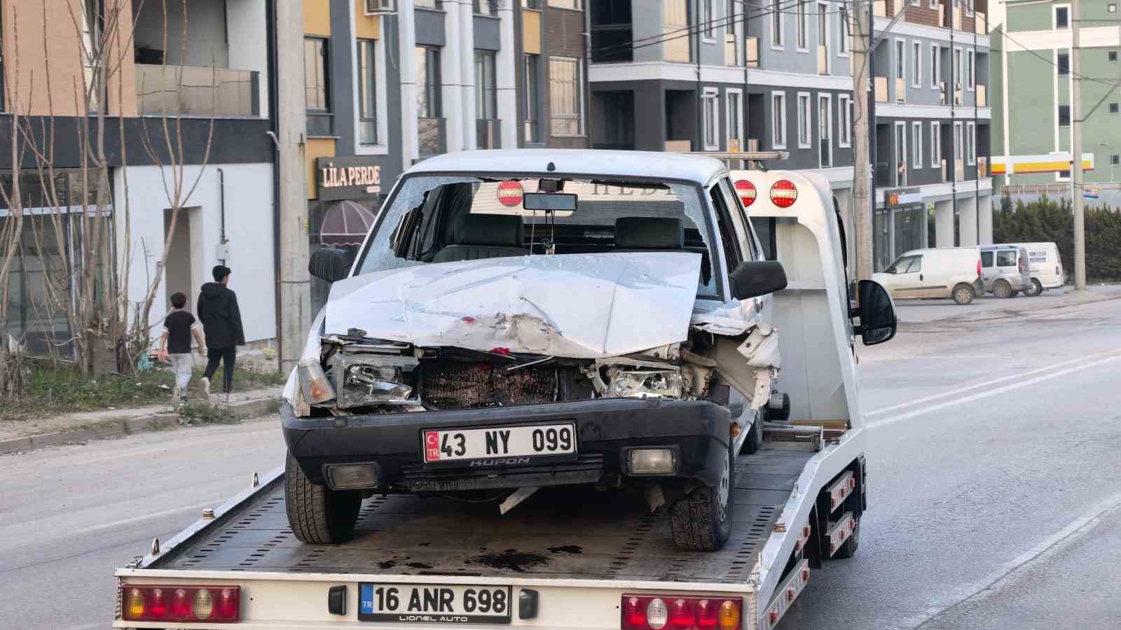 Bursa’da otomobil park halindeki tırın altına girdi: 1 yaralı 5 bursada otomobil park halindeki tirin altina girdi 1 yarali 1 jehGISne