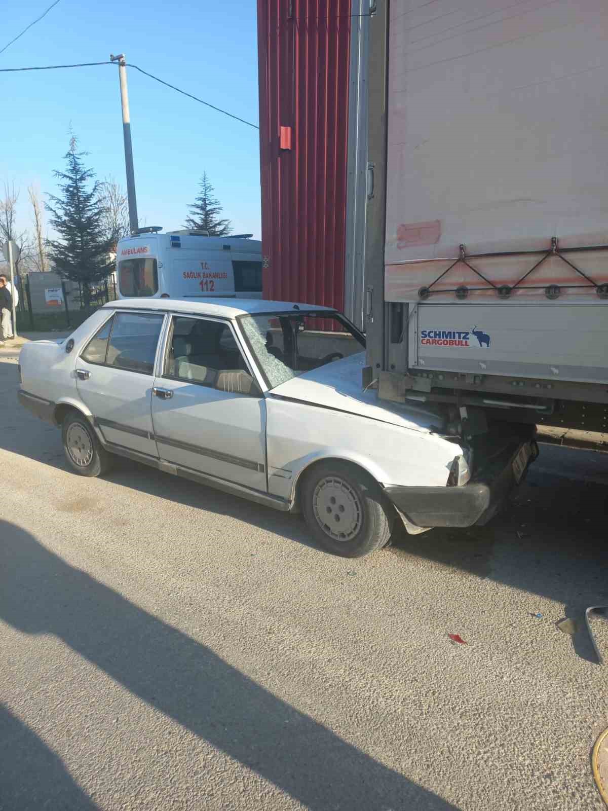 Bursa’da otomobil park halindeki tırın altına girdi: 1 yaralı 9 bursada otomobil park halindeki tirin altina girdi 1 yarali 5