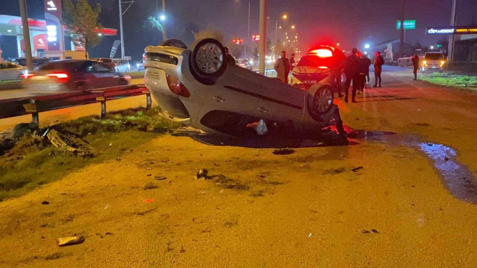 bursada otomobil takla atti 2 yarali 0 wnMpiCg8