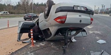 bursada-otomobil-takla-atti-sans-eseri-yaralanan-olmadi-4QRLpgvN.jpg