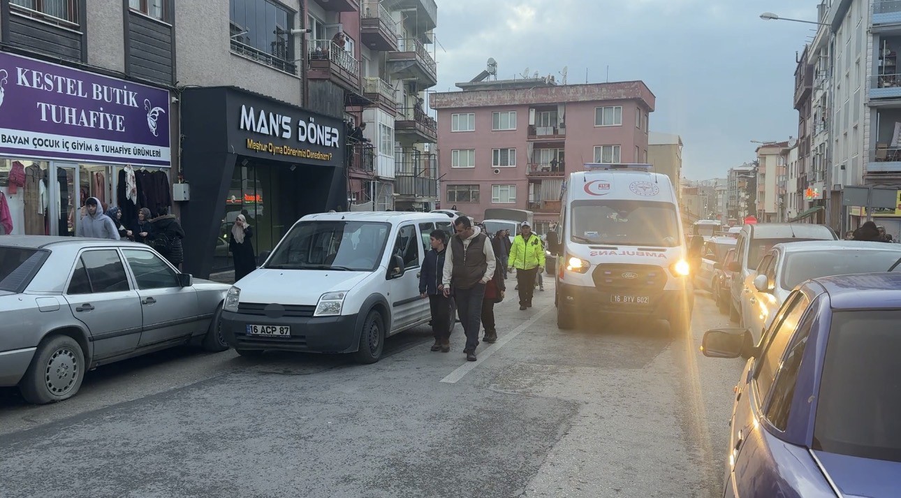 bursada otomobilin carptigi yaya yaralandi 0 WfdG2bgH