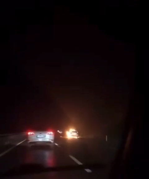 bursada otomobiller alev topuna dondu 2 mKcvJ9js
