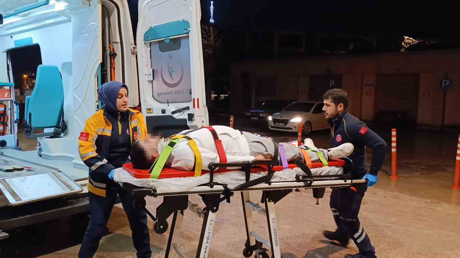 bursada otomobiller kafa kafaya carpisti 3 yarali 1 mRKEDQDX