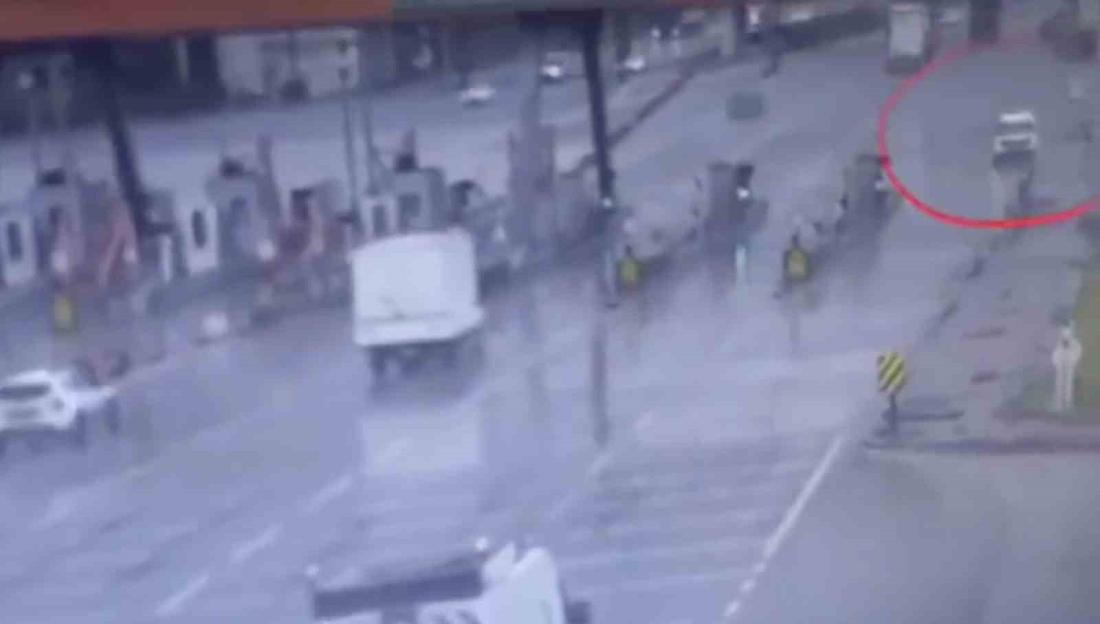 bursada otoyolda pes dedirten goruntu ters seritte kilometrelerce ilerledi 1 mdPhA9Xb
