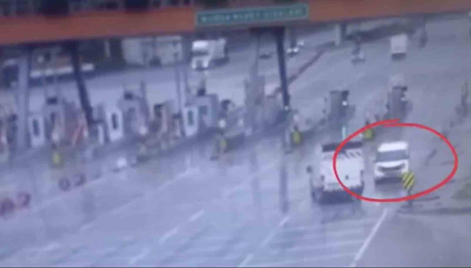 bursada otoyolda pes dedirten goruntu ters seritte kilometrelerce ilerledi 3 ndWnKlMj