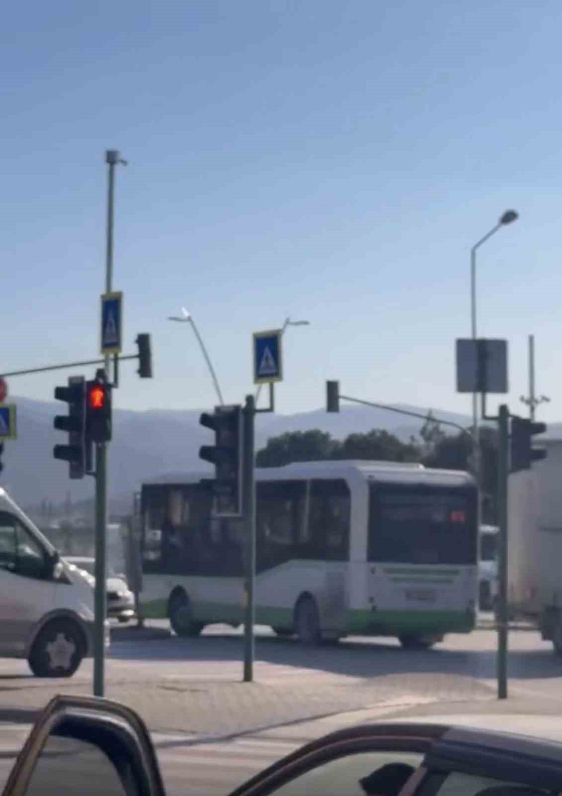 bursada ozel halk otobusu ters seride girdi 0