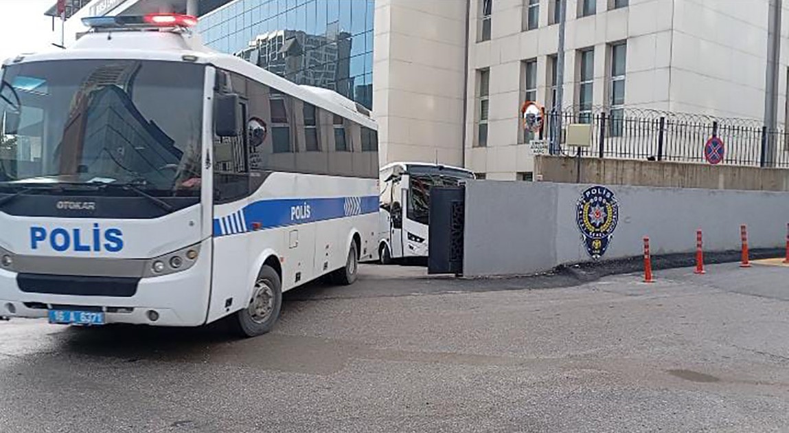 bursada ozel harekat destekli operasyon 3 gozalti 3 JzFwWi4P