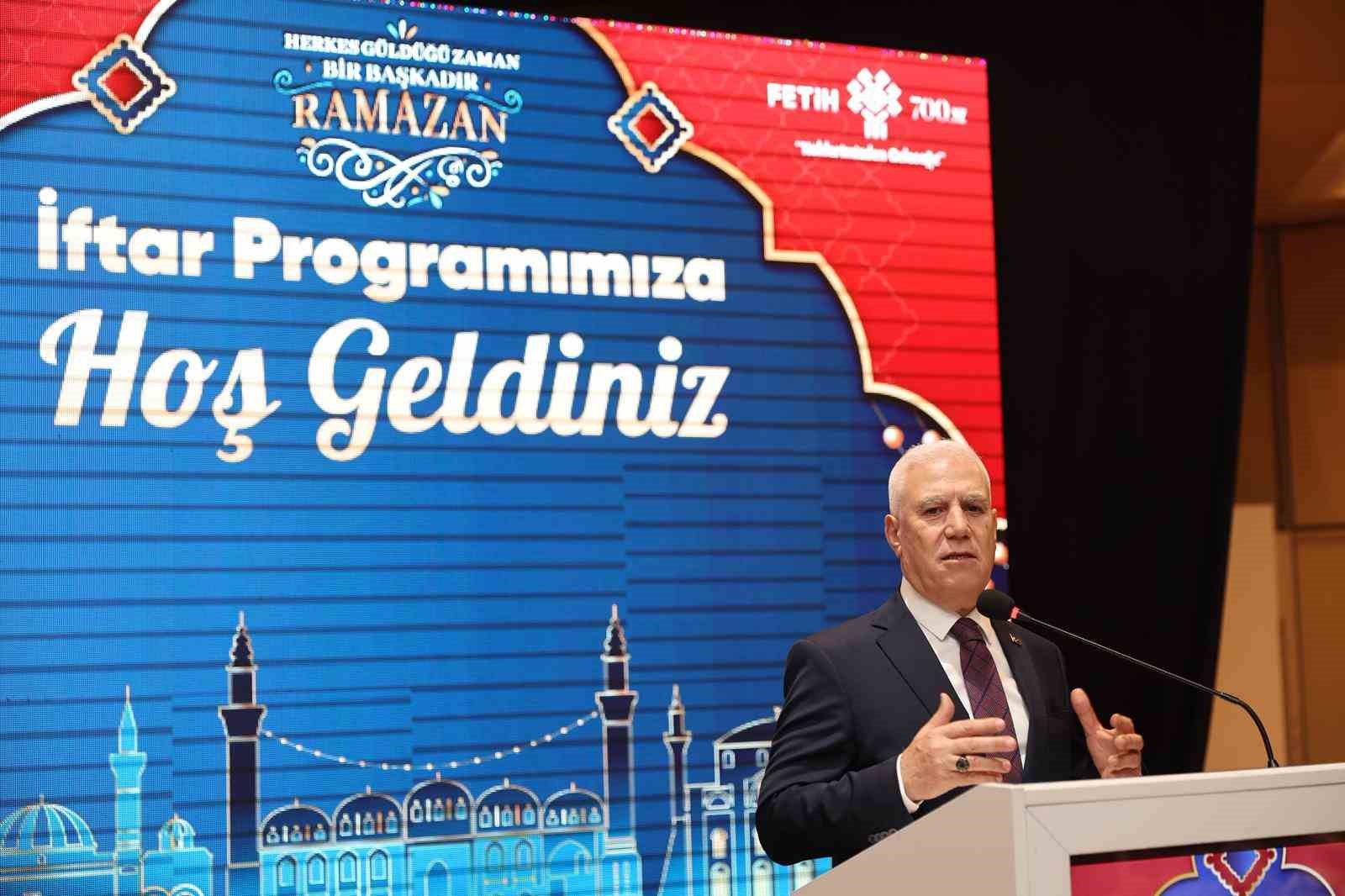 bursada ozlenen tablomecliste su icin tartistilar iftarda ayni sofrada bulustular 2 dj2AXUat