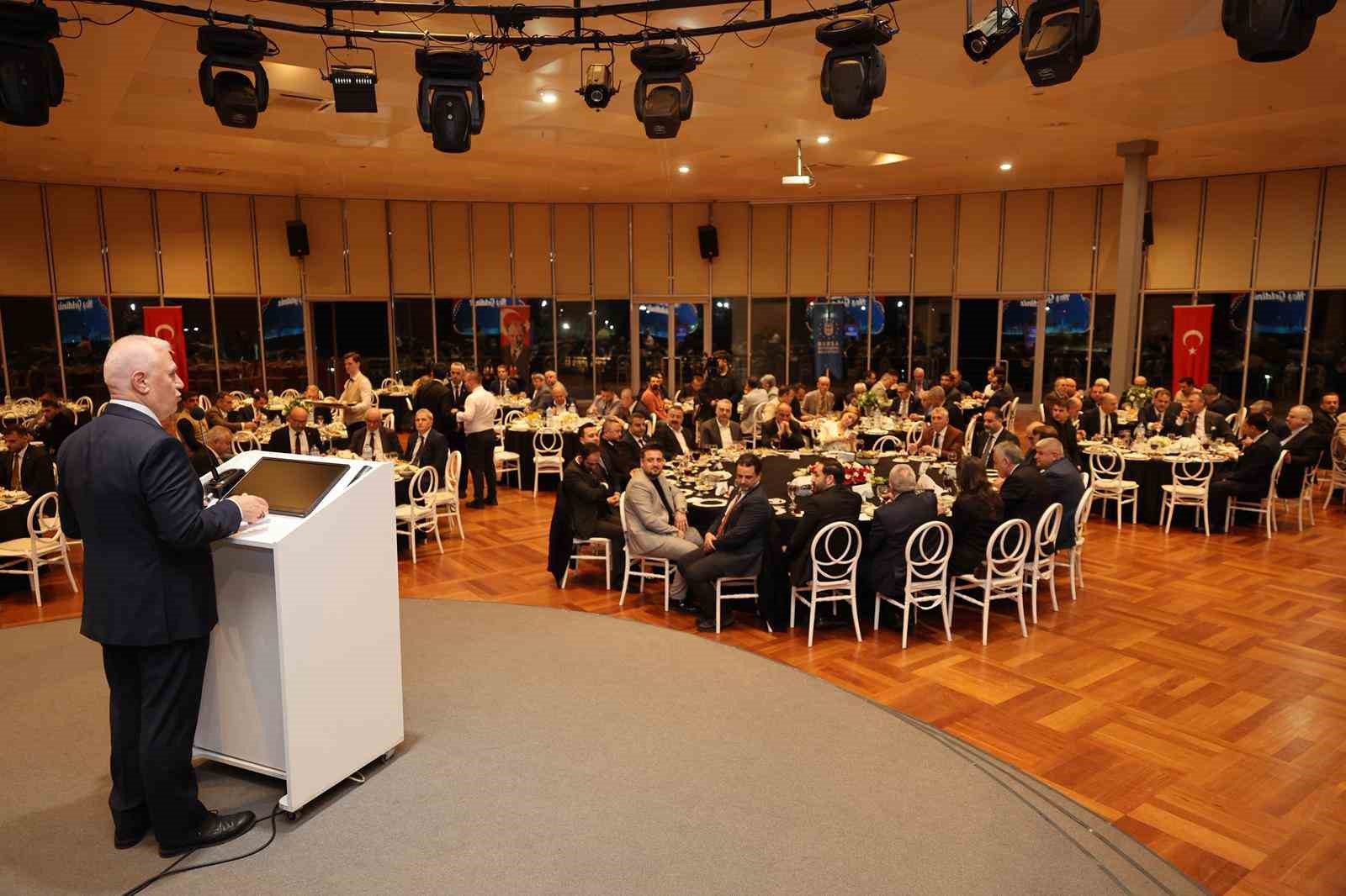 bursada ozlenen tablomecliste su icin tartistilar iftarda ayni sofrada bulustular 3
