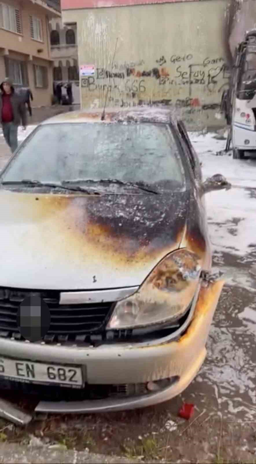 bursada park halindeki midibuste cikan yangin otomobile sicradi 3 6Xq9qN32