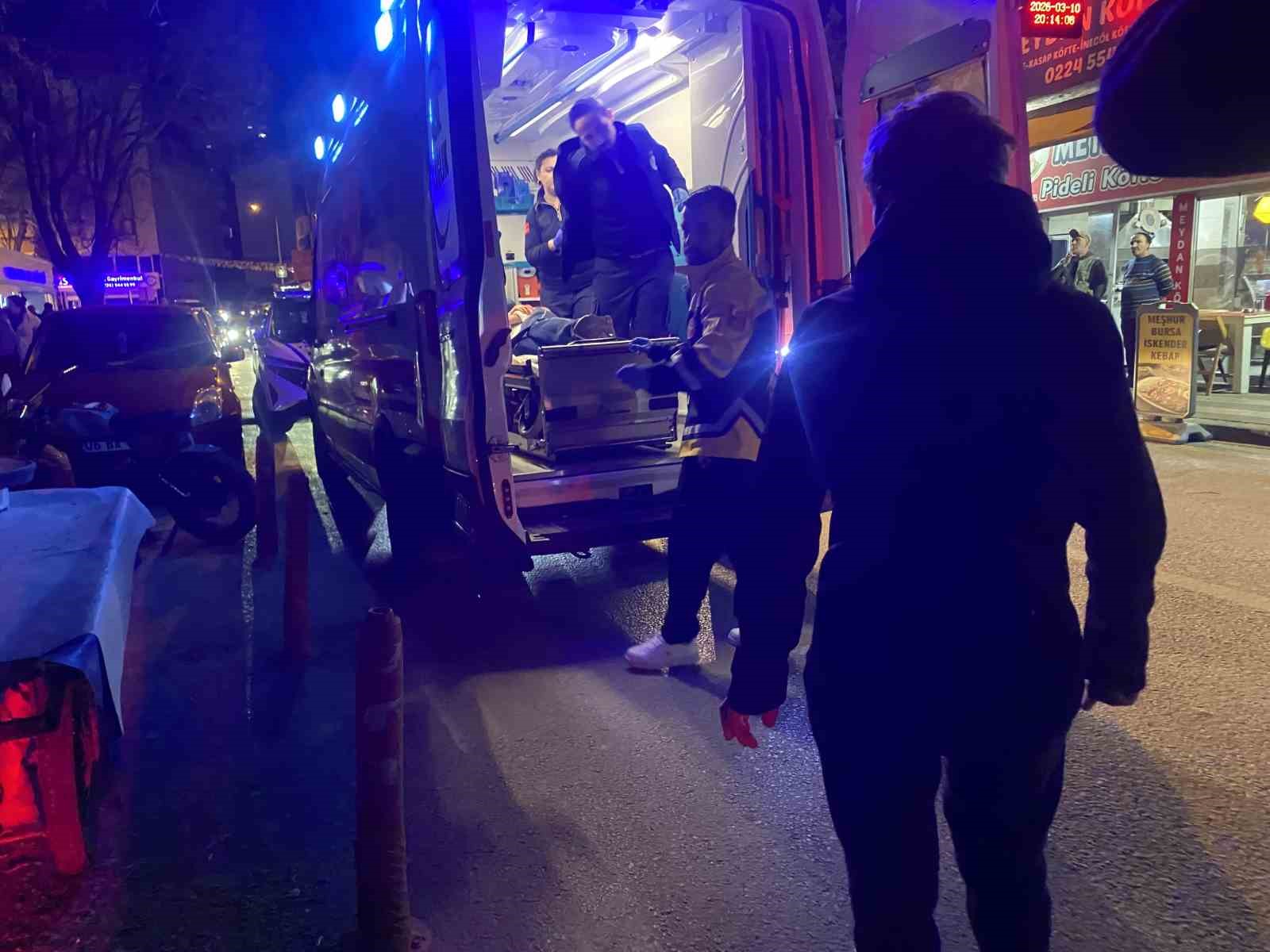 Bursa’da parkta bıçaklı kavga: 16 yaşındaki çocuk yaralandı 5 bursada parkta bicakli kavga 16 yasindaki cocuk yaralandi 1 2VKVlXPj