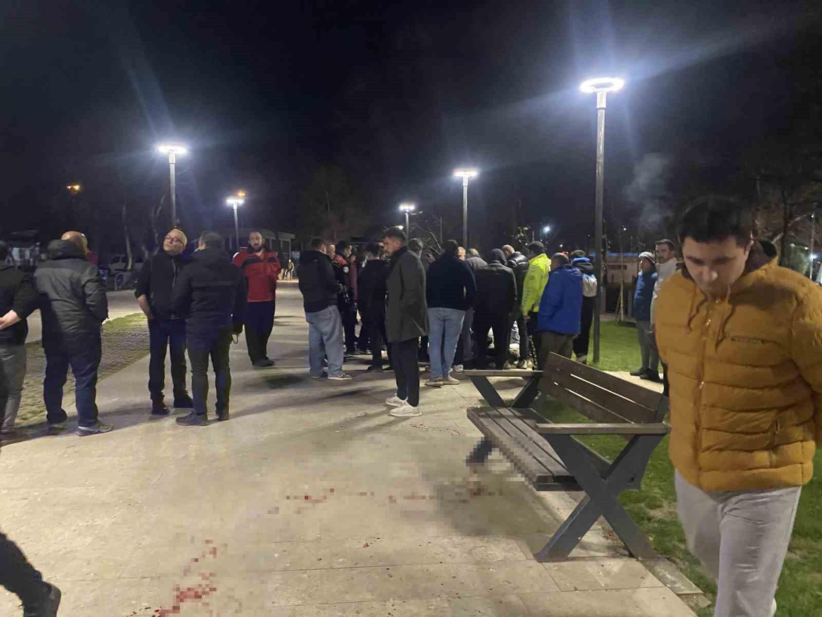 Bursa’da parkta bıçaklı kavga: 16 yaşındaki çocuk yaralandı 8 bursada parkta bicakli kavga 16 yasindaki cocuk yaralandi 4 AIETDUIL