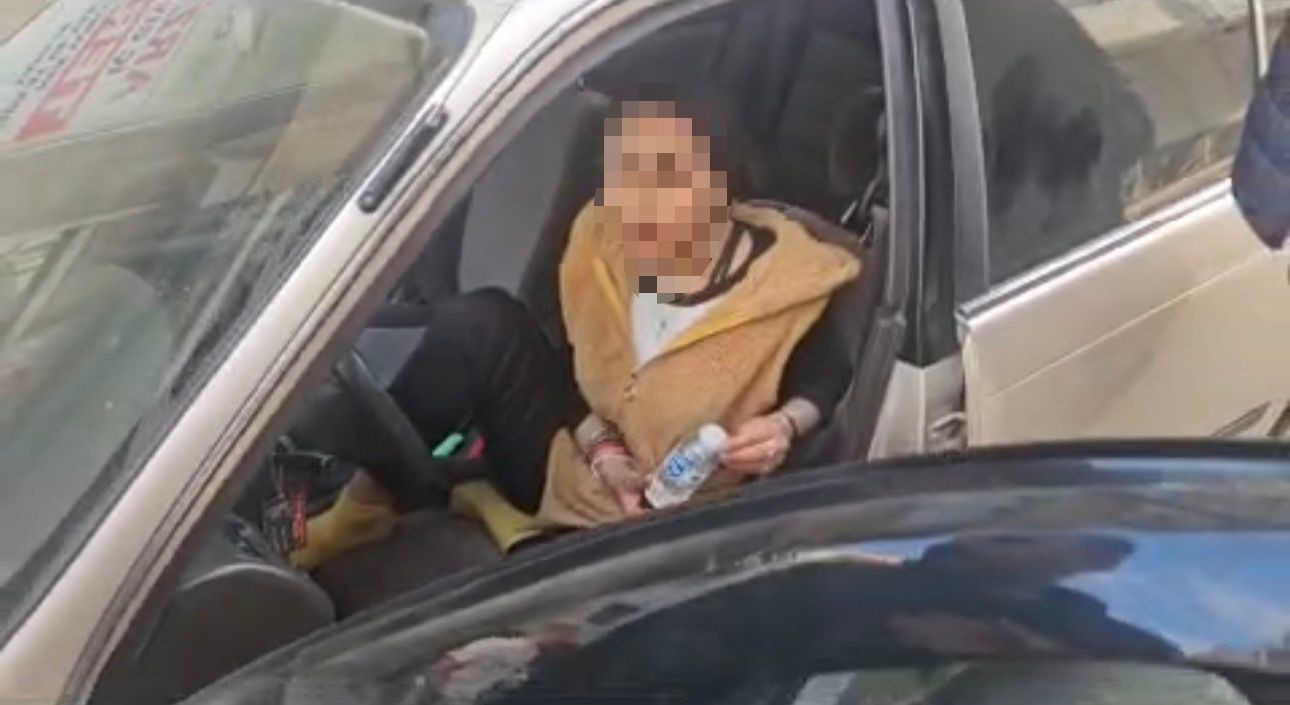 bursada pes dedirten hirsizlik girisimi arac benim diyerek aractan inmedi 1 KQdnEiRc