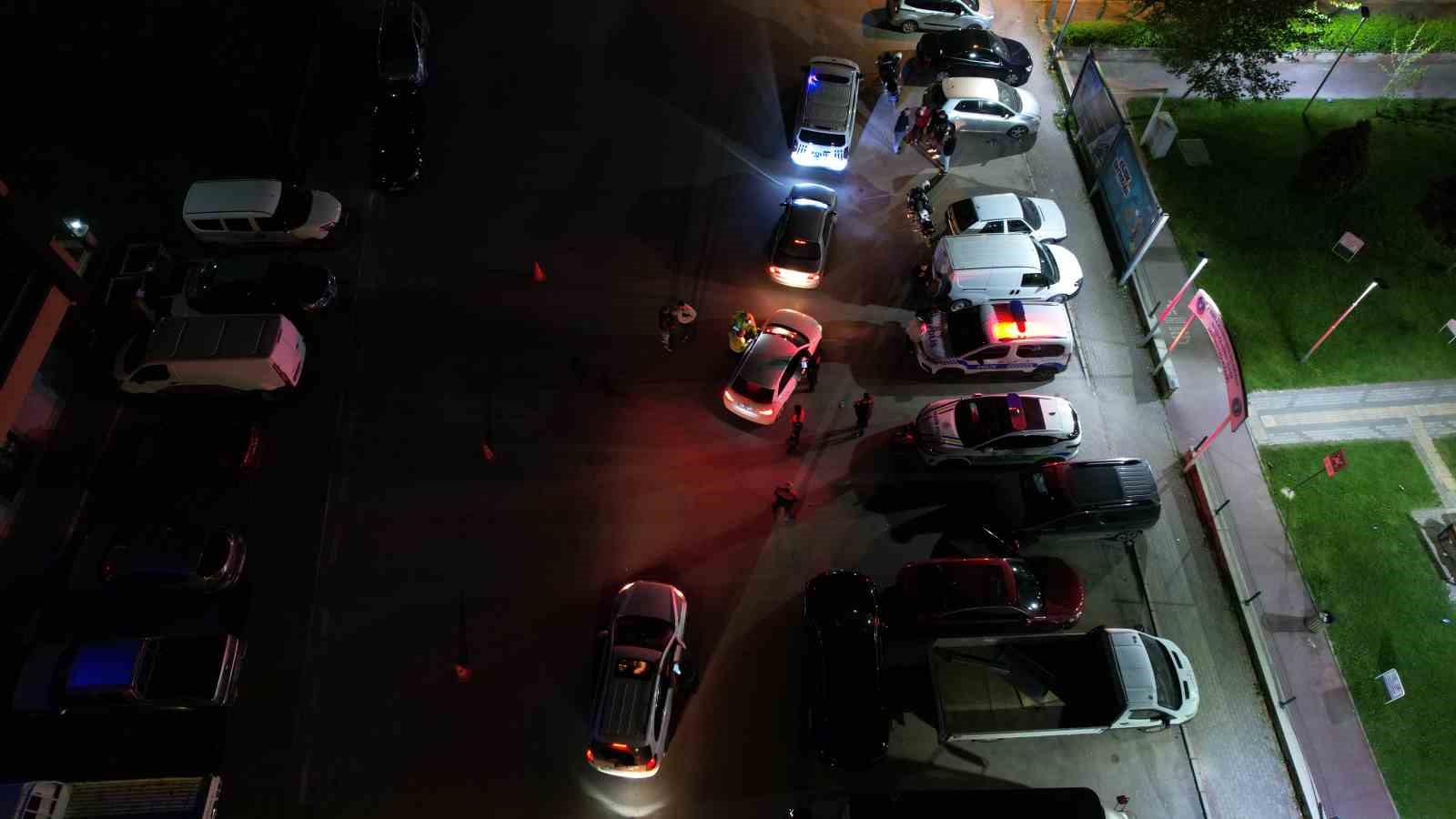 Bursa’da piyasacılara polis baskını 5 bursada piyasacilara polis baskini 1 y1a1sM6f