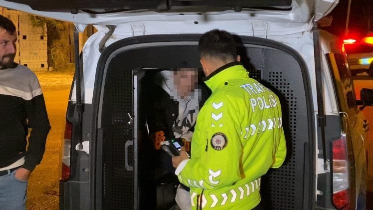 bursada polisin dur ihtarina uymadi yakalaninca cezadan kacamadi 3 YV9jh7Tb