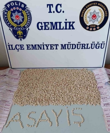 bursada-polisin-suphe-uzerine-durdugu-aractan-uyusturucu-cikti-LubMegVb.jpg