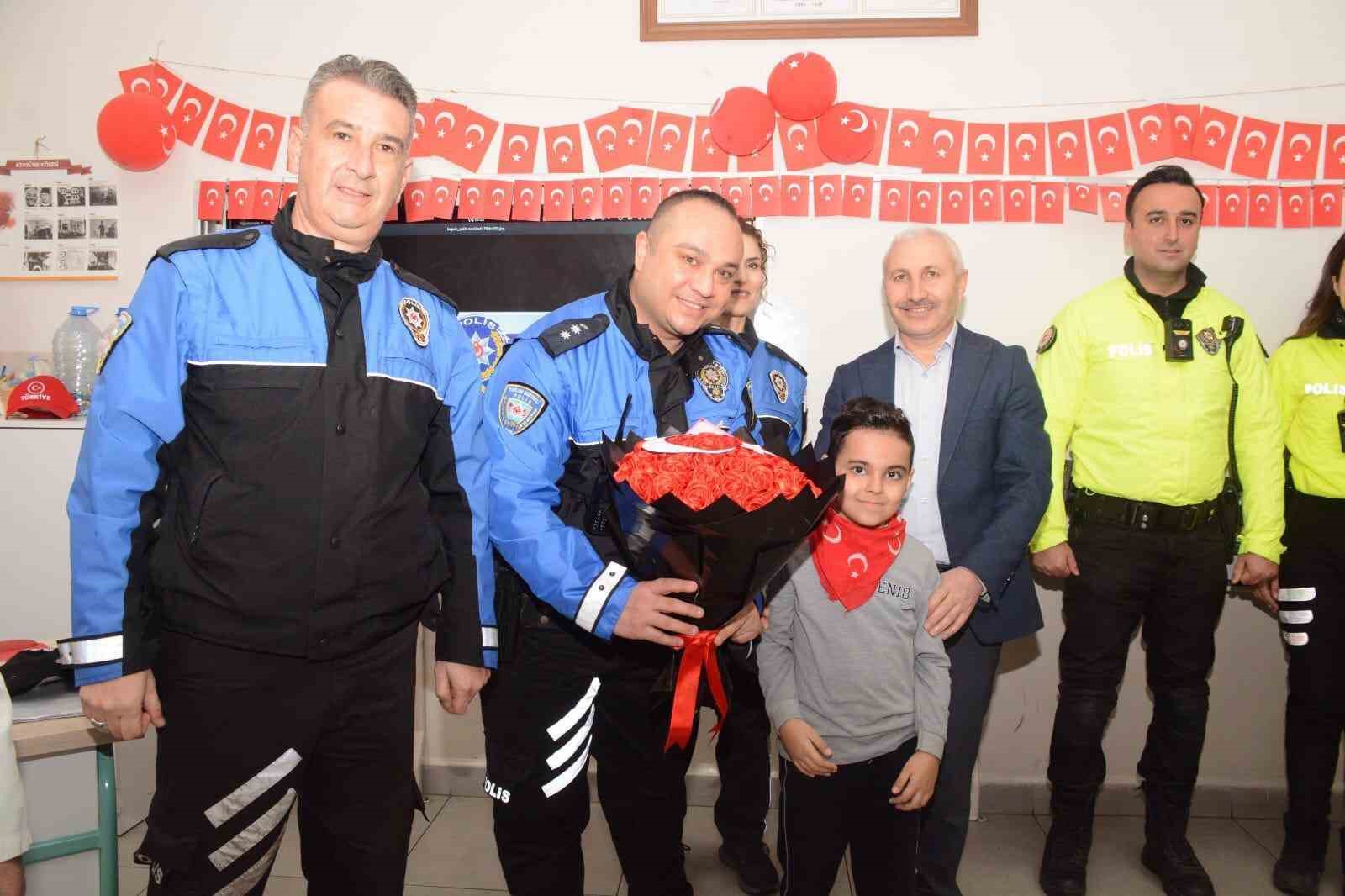 bursada polislerden ilkokul ogrencilerine guvenlik egitimi 0 lDgJsQ2U