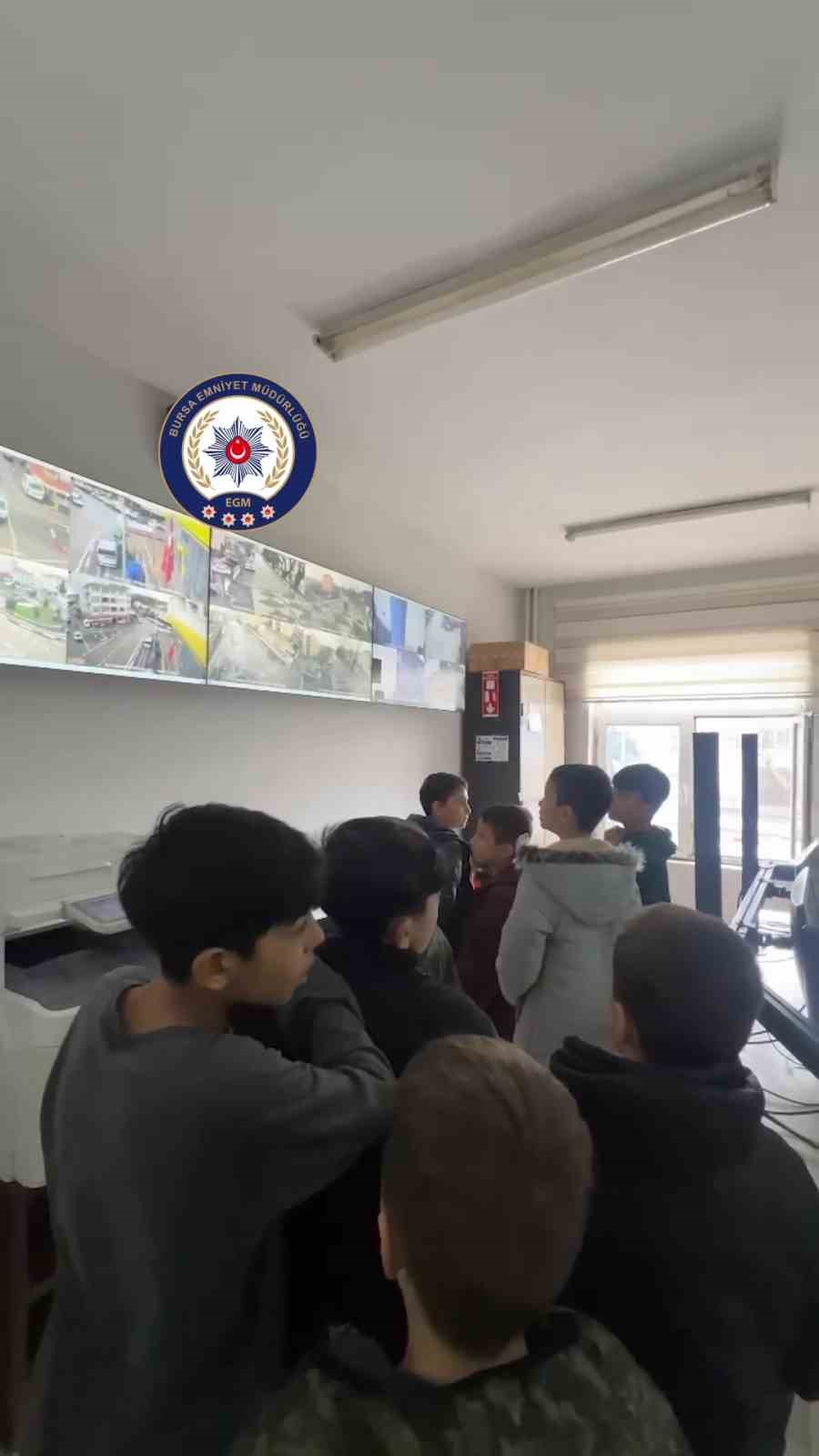 bursada polisten cocuklara yonelik sosyal farkindalik etkinligi 0 l4BpOmID