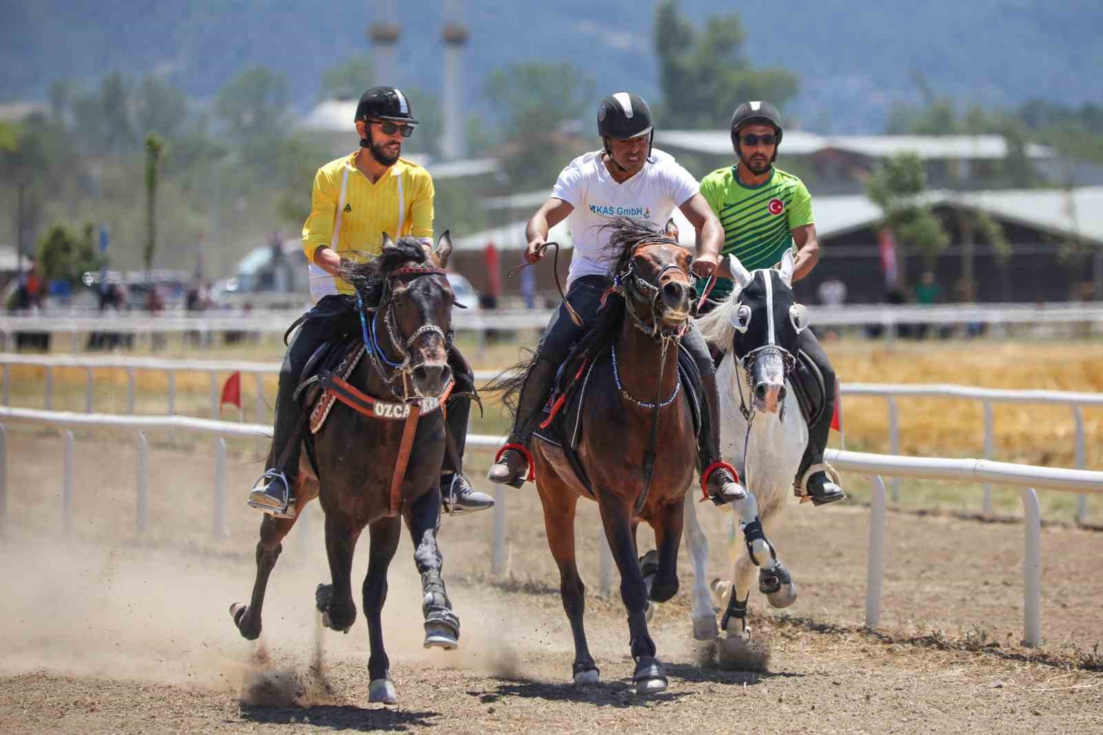 bursada rahvan at yarislari nefes kesti 5 MeElnnUJ