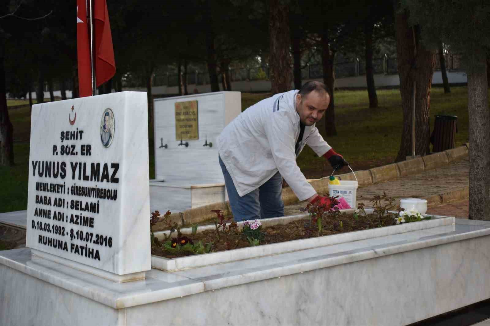 bursada ramazan boyunca sehitlere vefa ziyaretleri 6 MSuBVRVN