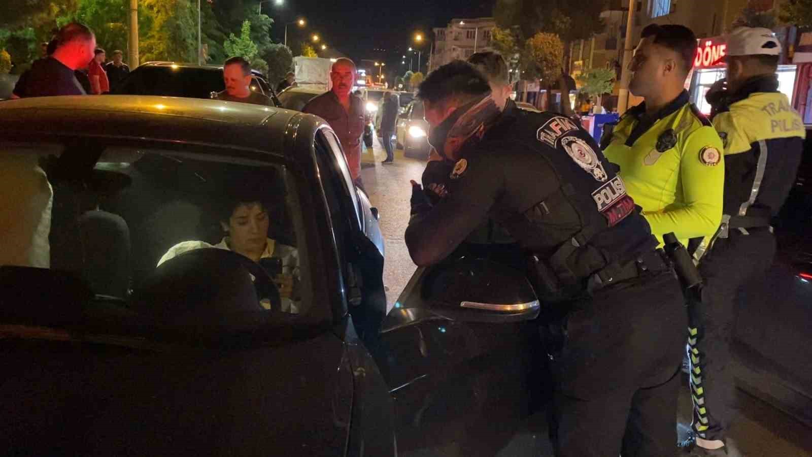 Bursa’da rekor ceza: ’Dur’ ihtarına uymayan kadın sürücüye 550 bin TL cezai işlem uygulandı 4 bursada rekor ceza dur ihtarina uymayan kadin surucuye 550 bin tl cezai islem uygulandi Gb3k2OR6