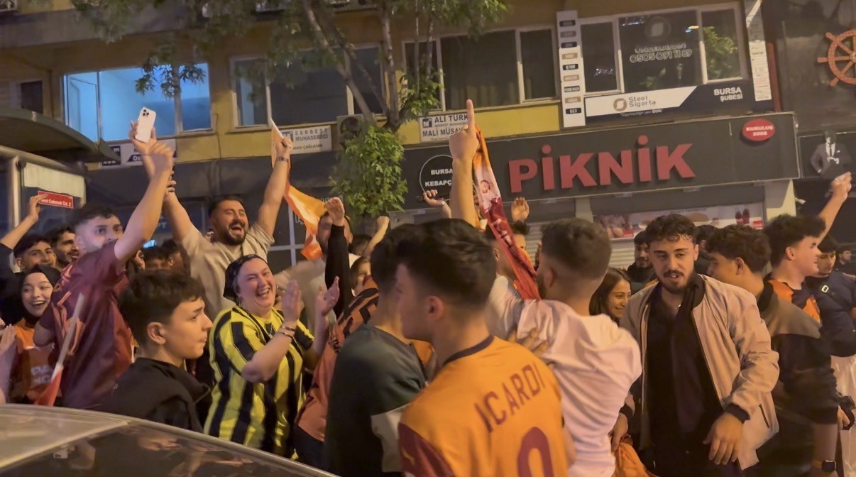 Bursa’da renkli gece 6 bursada renkli gece 2 F6w6PrFV