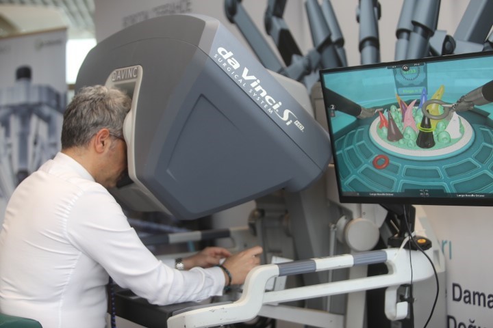 bursada robotik ameliyat uygulamalari basladi 6 HG7aE2MB
