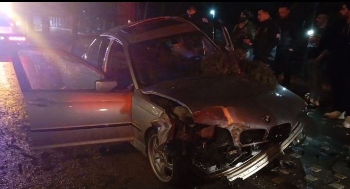 bursada sabah saatlerinde korkunc kaza 2 agir yarali 1 ZEODAq5U