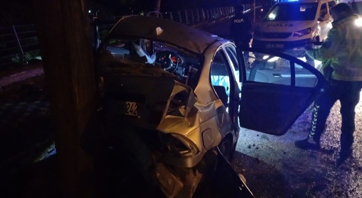 bursada sabah saatlerinde korkunc kaza 2 agir yarali 4 qM7irOZU