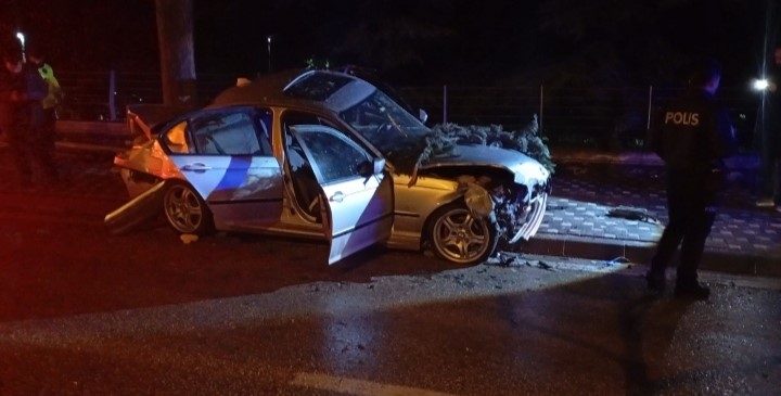 bursada sabah saatlerinde korkunc kaza 2 agir yarali 6 3aGNkN7a
