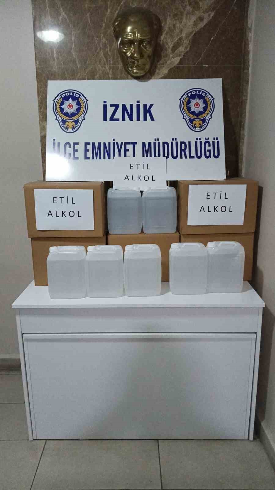 bursada sahte alkol operasyonu 135 litre etil alkol ele gecirildi 0 gntePcF6