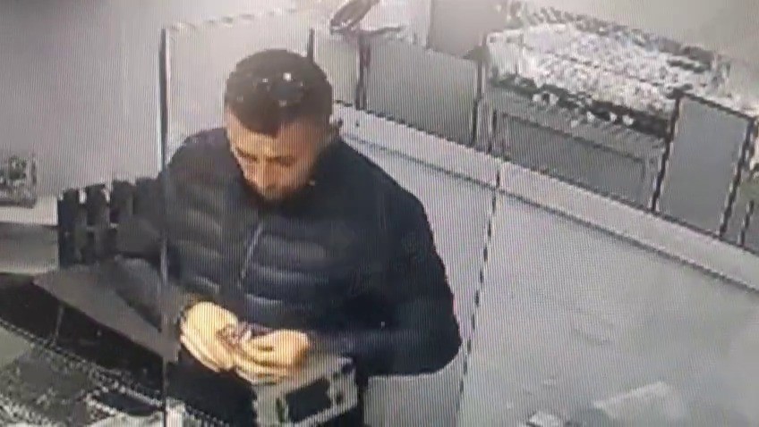 bursada sahte altin vurgunu kuyumculari dolandirdilar kameralara yakalandilar 1 T8S1YpAs