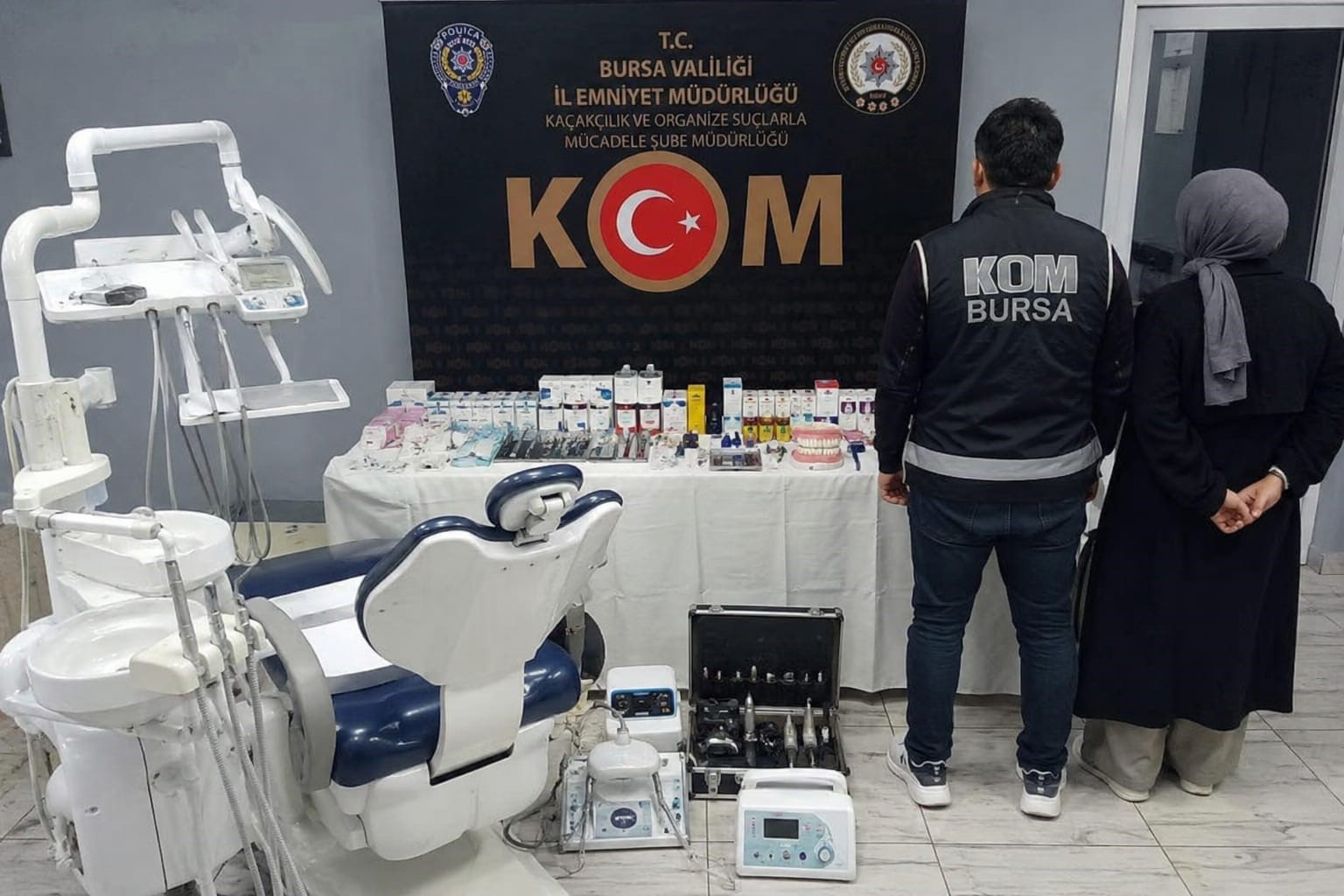 bursada sahte dis muayenesine baskin 2 gozalti 0 QQUilaOu