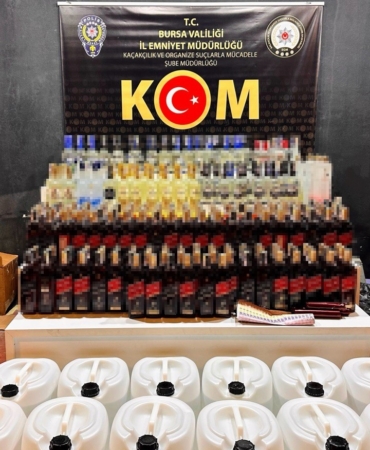 bursada-sahte-icki-operasyonu-370-sise-sahte-icki-ve-600-litre-etil-alkol-ele-kYkMv5HG.jpg