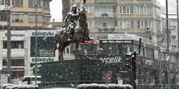 bursada-sehir-merkezinde-kar-surpriizuludaga-cikacaklar-dikkat-ySaLSl7K.jpg